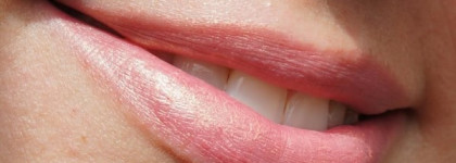 Сверкающая губная помада  YSL Rouge Pur Couture Lipstick в оттенке 59 golden melon
