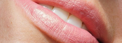 Сверкающая губная помада  YSL Rouge Pur Couture Lipstick в оттенке 59 golden melon