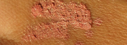 Zoeva it’s a mineral pure glam pigment в оттенке Love Story