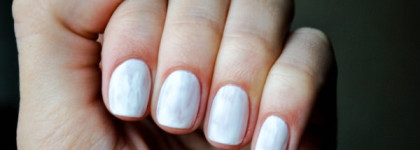 Первый весенний маникюр с Essie Nail Polish №01 Blanc