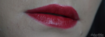 Невесомая,как воздушный поцелуй,новая помада от Avon Ultra Color Indulgence Lipstick spf 15 в оттенке Red Dahlia