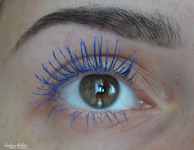 Очень летняя водостойкая тушь от Clarins Truly Waterproof Mascara Volume, Length 12-hour Hold в оттенке #02 Curacao