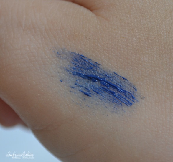 Очень летняя водостойкая тушь от Clarins Truly Waterproof Mascara Volume, Length 12-hour Hold в оттенке #02 Curacao