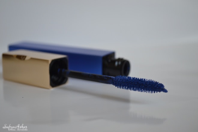 Очень летняя водостойкая тушь от Clarins Truly Waterproof Mascara Volume, Length 12-hour Hold в оттенке #02 Curacao