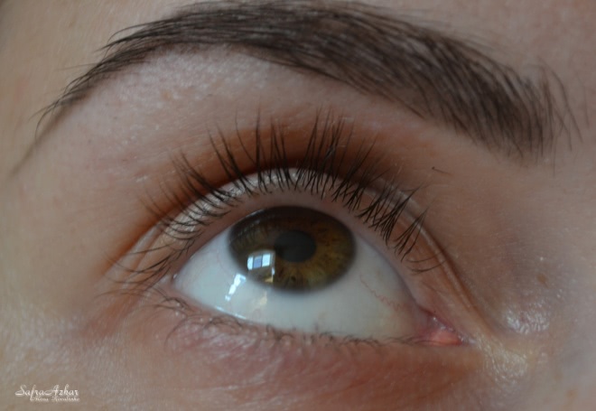 Очень летняя водостойкая тушь от Clarins Truly Waterproof Mascara Volume, Length 12-hour Hold в оттенке #02 Curacao