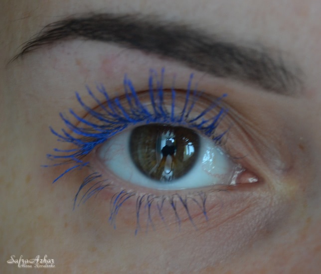 Очень летняя водостойкая тушь от Clarins Truly Waterproof Mascara Volume, Length 12-hour Hold в оттенке #02 Curacao