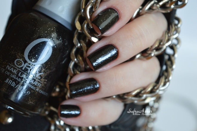 Темная сторона... или просто Orly Nail Laquer #40637 Goth-Название говорит,само за себя.