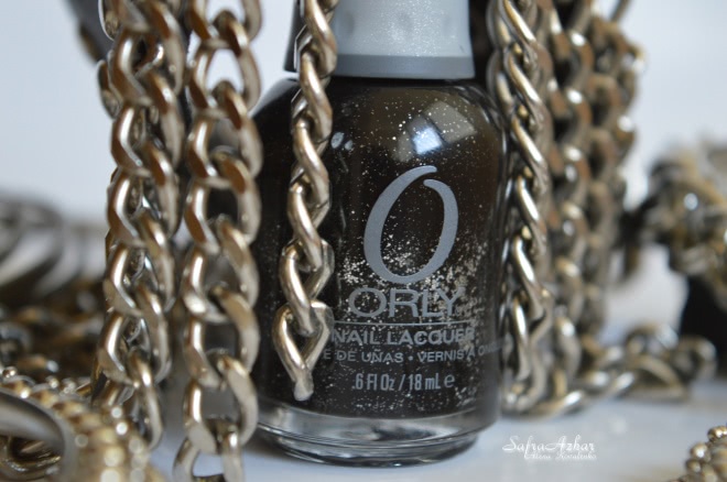 Темная сторона... или просто Orly Nail Laquer #40637 Goth-Название говорит,само за себя.