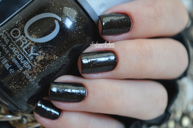 Темная сторона... или просто Orly Nail Laquer #40637 Goth-Название говорит,само за себя.