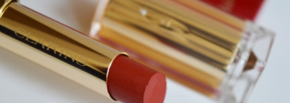 Мой уютный красный от Clarins Satin Finish Age-Defying lipstick в оттенке #22 Red Paprika (Limitted Edition Fall 2015)
