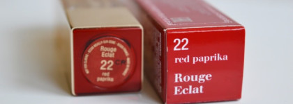 Мой уютный красный от Clarins Satin Finish Age-Defying lipstick в оттенке #22 Red Paprika (Limitted Edition Fall 2015)