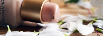 Привет, ромашки....или пост о Clarins Haute Tenue + SPF 15 в оттенке #103 ivory