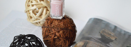Essie Nail Lacquer #09 Vanity Fairest