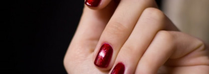 Репетиция новогоднего маникюра с лаками China Glaze *182* Ruby Pumps и Golden Rose Carnival *01*