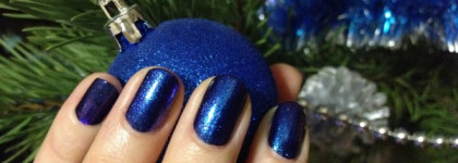 Новогодний маникюр с Sally Hansen HD Hi-Definition Nail Color №16 Laser