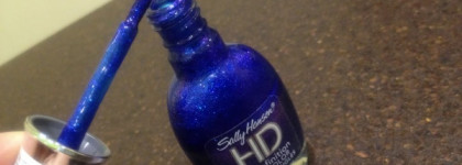 Новогодний маникюр с Sally Hansen HD Hi-Definition Nail Color №16 Laser