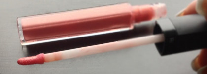 Блеск для губ Revlon Colorburst  Lipgloss  в очаровательном оттенке "Peony"
