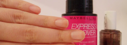 Тест-драйв жидкости для снятия лака Express Remover от Maybelline