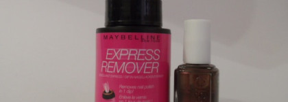 Тест-драйв жидкости для снятия лака Express Remover от Maybelline