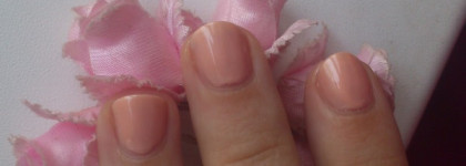 "Лаковая шкатулка" - лаки Avon, Miss Claire, MaxFactor