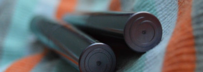 Стойкая губная помада Oriflame The One Colour Unlimited в оттенках Always Cranberry и Violet Extreme