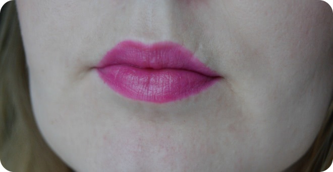 Стойкая губная помада Oriflame The One Colour Unlimited в оттенках Always Cranberry и Violet Extreme
