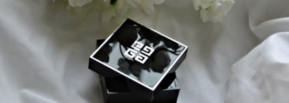 Это мое хорошее настроение, мой аромат, моя коробочка с весной! Универсальная рассыпчатая пудра Givenchy Poudre Premiere