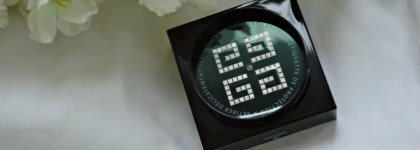 Это мое хорошее настроение, мой аромат, моя коробочка с весной! Универсальная рассыпчатая пудра Givenchy Poudre Premiere