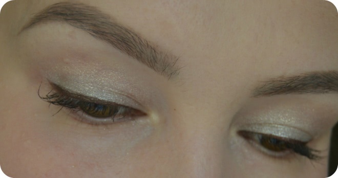 Корейские тени Eyeshadow Small от VOV в оттенках 0245Е (Dolls Brown), 0842Е (Silver Extreme), 0402 (Beach Blue), 0231 (Shine Beige)