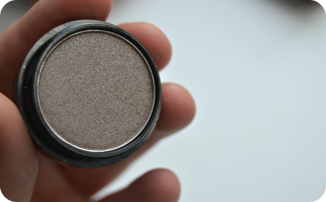 Корейские тени Eyeshadow Small от VOV в оттенках 0245Е (Dolls Brown), 0842Е (Silver Extreme), 0402 (Beach Blue), 0231 (Shine Beige)