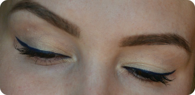 Корейские тени Eyeshadow Small от VOV в оттенках 0245Е (Dolls Brown), 0842Е (Silver Extreme), 0402 (Beach Blue), 0231 (Shine Beige)