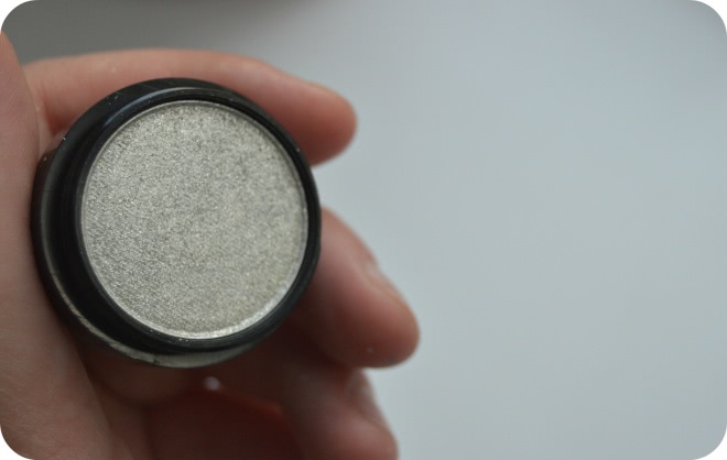 Корейские тени Eyeshadow Small от VOV в оттенках 0245Е (Dolls Brown), 0842Е (Silver Extreme), 0402 (Beach Blue), 0231 (Shine Beige)