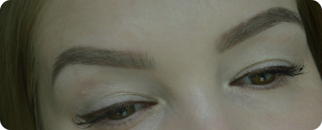 Корейские тени Eyeshadow Small от VOV в оттенках 0245Е (Dolls Brown), 0842Е (Silver Extreme), 0402 (Beach Blue), 0231 (Shine Beige)