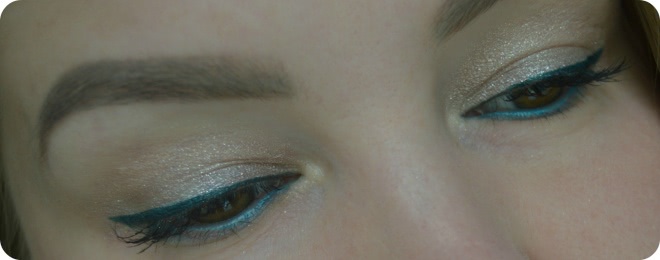 Корейские тени Eyeshadow Small от VOV в оттенках 0245Е (Dolls Brown), 0842Е (Silver Extreme), 0402 (Beach Blue), 0231 (Shine Beige)