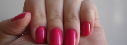 Ярко-розовая фуксия от Sally Hansen Salon Manicure Complete № 530 (Back to the Fuchsia)