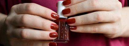 Классика жанра или Essie Bordeaux