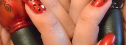 China Glaze Cranberry Splash  и Whirled Away - ядовитый дуэт)