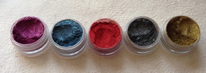 Набор минеральных теней Tammy Tanuka Sigil Inspired, часть 1: темная сторона, оттенки Fortune-Teller, Necropolis Keykeeper, FireDancer, Queen of the Dark Dragon,  Huntress on Gold Dragon