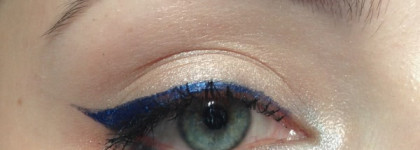 Жидкая подводка Nouba Rainbow Eyeliner №17 и запеченые тени L'arte del bello Glamorous Mono №12 - потянуло на синее