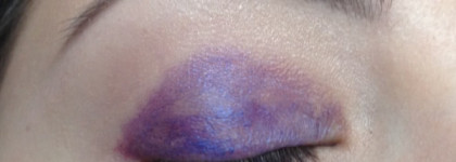 Nyx Jumbo Eye Pencils: 618 Purple и 604 Milk Lait