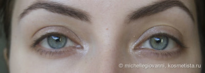 Vivienne Sabo Cabaret Artistic Volume Mascara 01