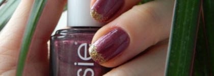 Вариант праздничного маникюра с лаком Essie  nail lacquer № 43  It's genius