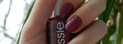 Вариант праздничного маникюра с лаком Essie  nail lacquer № 43  It's genius