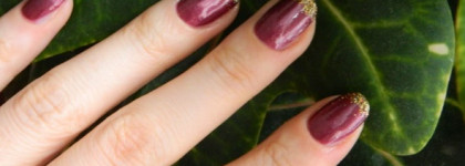 Вариант праздничного маникюра с лаком Essie  nail lacquer № 43  It's genius