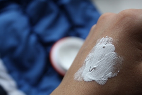 Tony Moly Clean Dew BlueBerry Foam Cleanser в паре с Tony Moly Tomatox Magic White Massage Pack