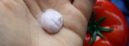 Tony Moly Clean Dew BlueBerry Foam Cleanser в паре с Tony Moly Tomatox Magic White Massage Pack