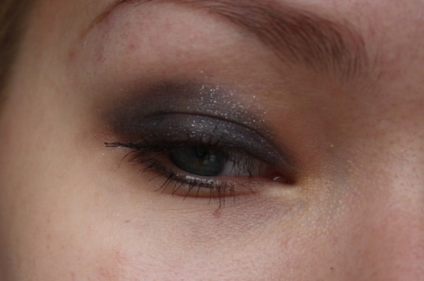 Рождественская коллекция 2014-2015 Guerlain Un Soir a L’Opera (Вечер в опере) Holiday 2014 Collection или мои первые двойные тени Guerlain L’Ecrin 2 Couleurs Eyeshadow в оттенке 10 Cygne noir