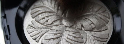 Chanel Camelia De Plumes Poudre Illuminatrice Highlighting Powder Chanel Plumes Precieuses for Holiday 2014-2015 Collection