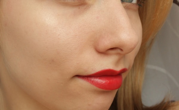 Maybelline Hydra Extreme Lipstick № 587 «Поцелуй вампира»