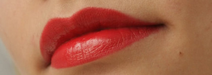 Maybelline Hydra Extreme Lipstick № 587 «Поцелуй вампира»